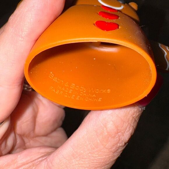 Bath Body Works Hand Sanitizer Holder Gingerbread - Picture 6 of 6